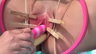 A polar bear playtime in K during a solo session