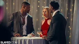 Two sexy girls Vicki Chase and Vanna Bardot arranged a kinky threesome in the club