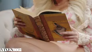 A blonde woman gets a great sex with high quality penis