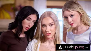 Sorority sisters learn to rub pussies from experiencedirectly