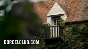 Emotionless Mariska glides between thick legs with uncontrollable lust