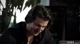 A young flight attendant secretly got intimate with a married man