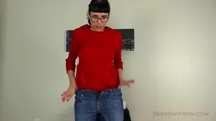 Sexy Saffron on stage with black-haired nerds, hardcore action and intense drama.